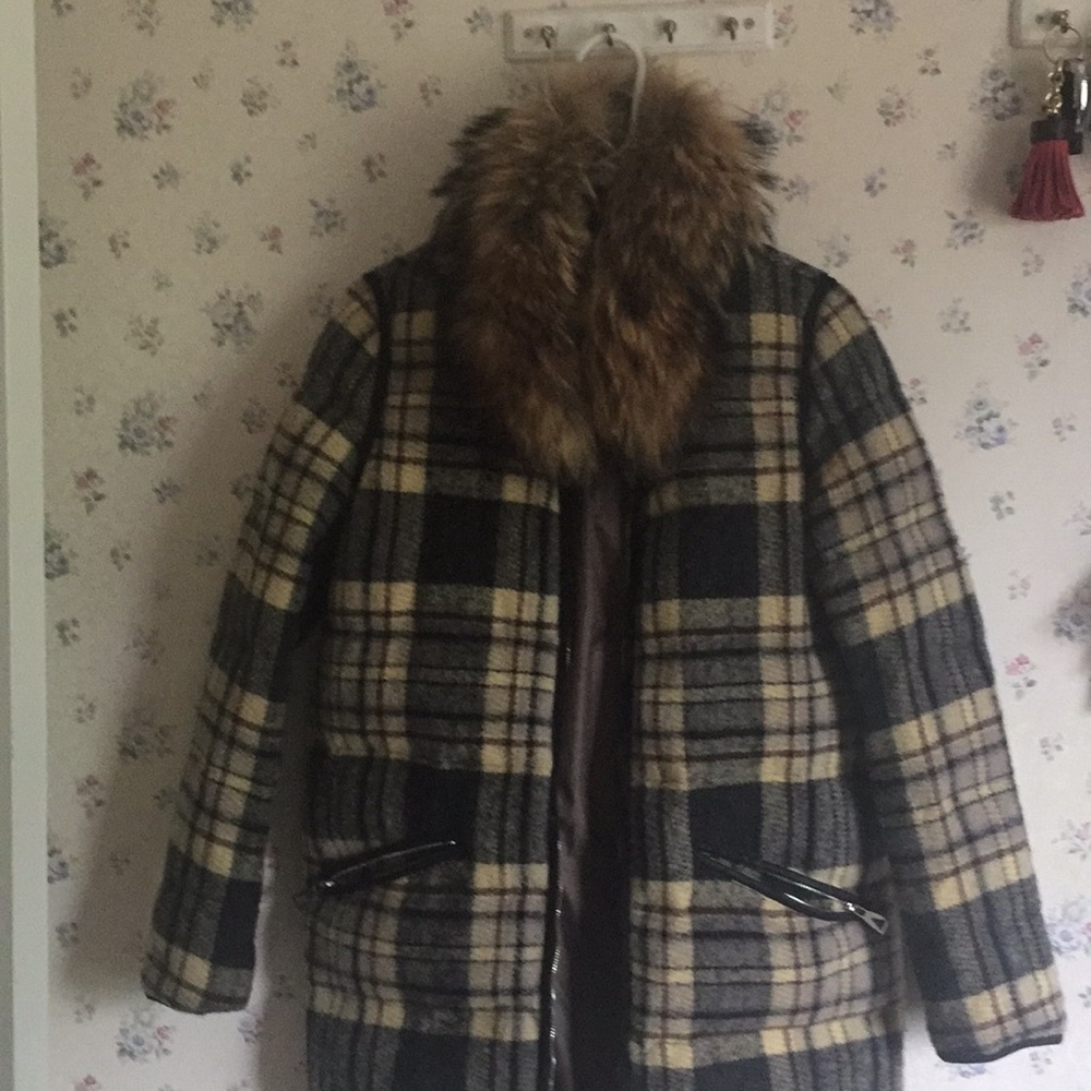 Coat - Picture 2 of 4